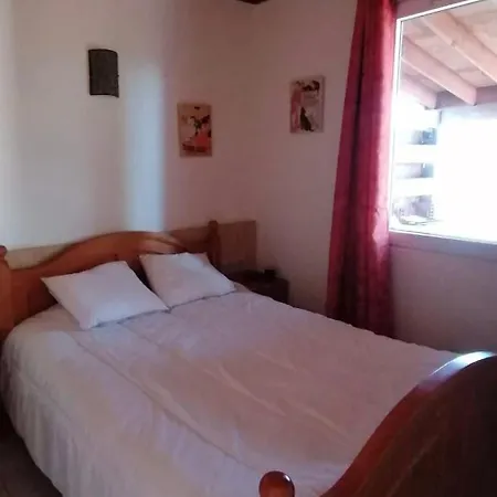 Petite Maison Dans Village * Ecuras