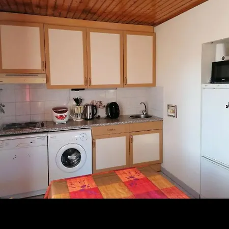 Petite Maison Dans Village